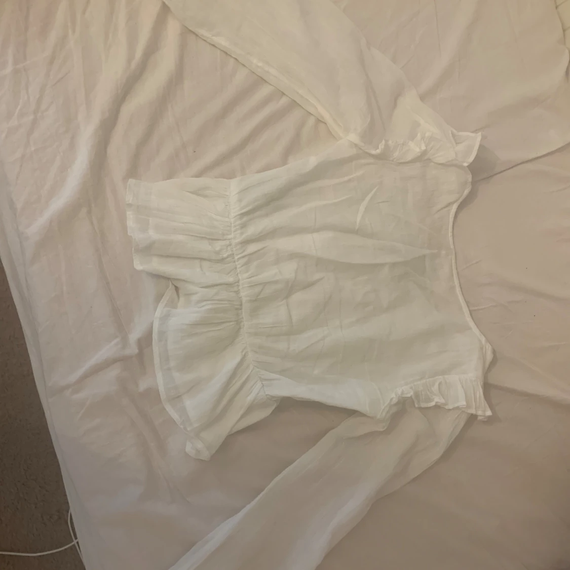 Blus från gina tricot  - 92