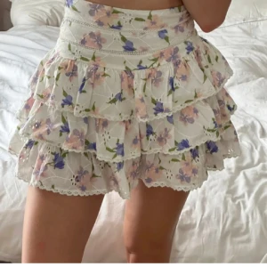 zara kjol - cute kjol säljer för de inte min stil 😽