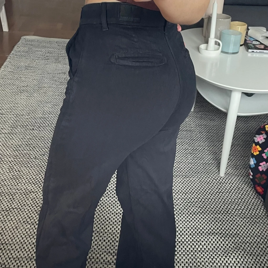 Mörkgråa byxor - 91