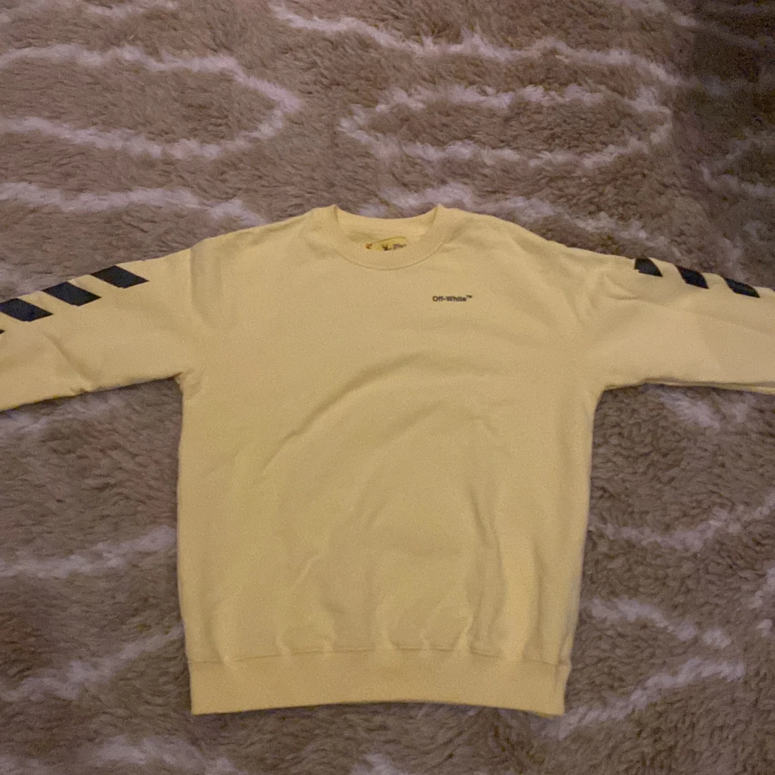 Gul tröja från Off-White