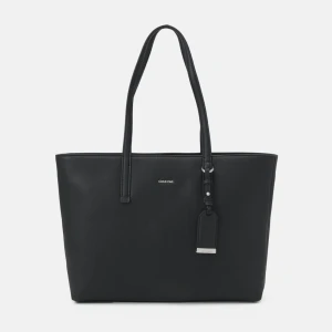 Svart axelväska från Calvin Klein - Snygg svart axelväska från Calvin Klein i syntetmaterial. Väskan har en stilren design med dragkedja upptill och en praktisk innerficka. Perfekt för att bära dina dagliga nödvändigheter med stil.