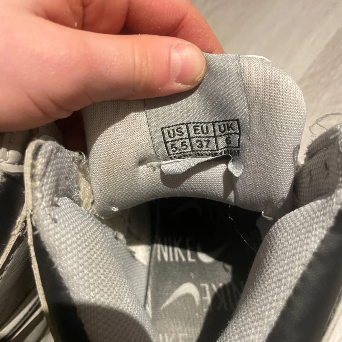 F.A.K.E jorden 1 grey - 3