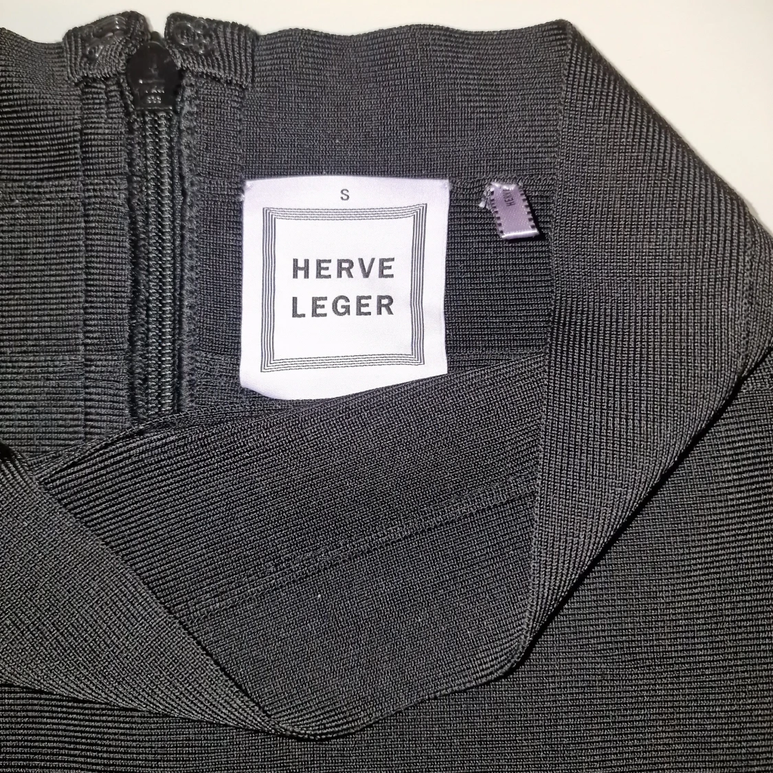 Svart kjol från Herve Leger - 2