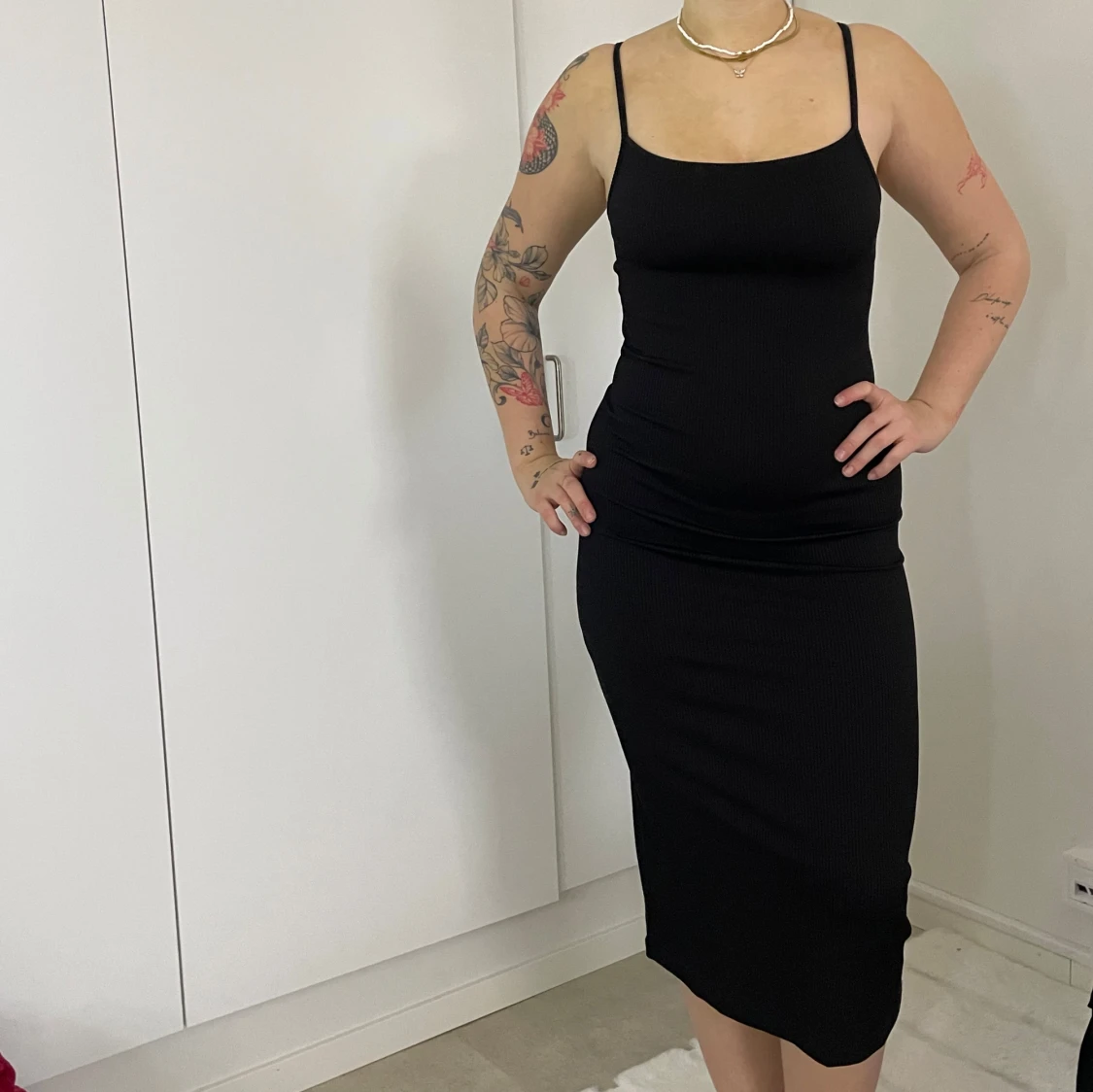 Svart ribbad klänning