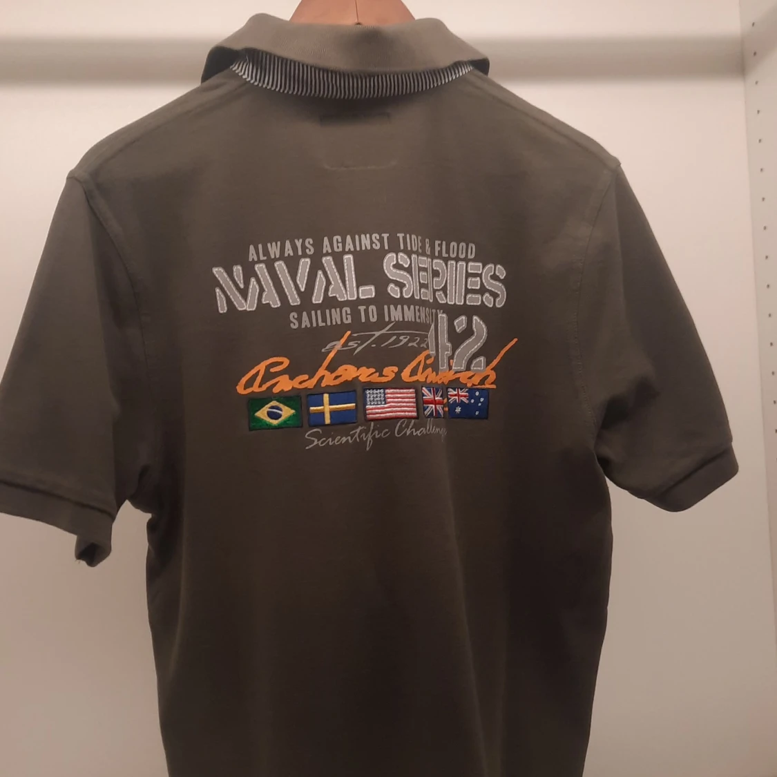 Olivgrön pikétröja från Est. 1982 Sweden - 3