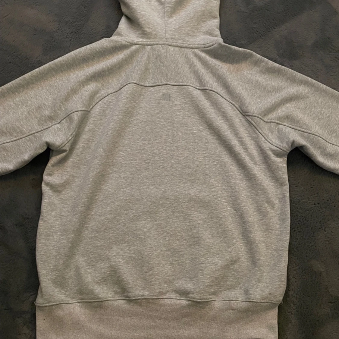 Grå hoodie från Ami paris  - 90