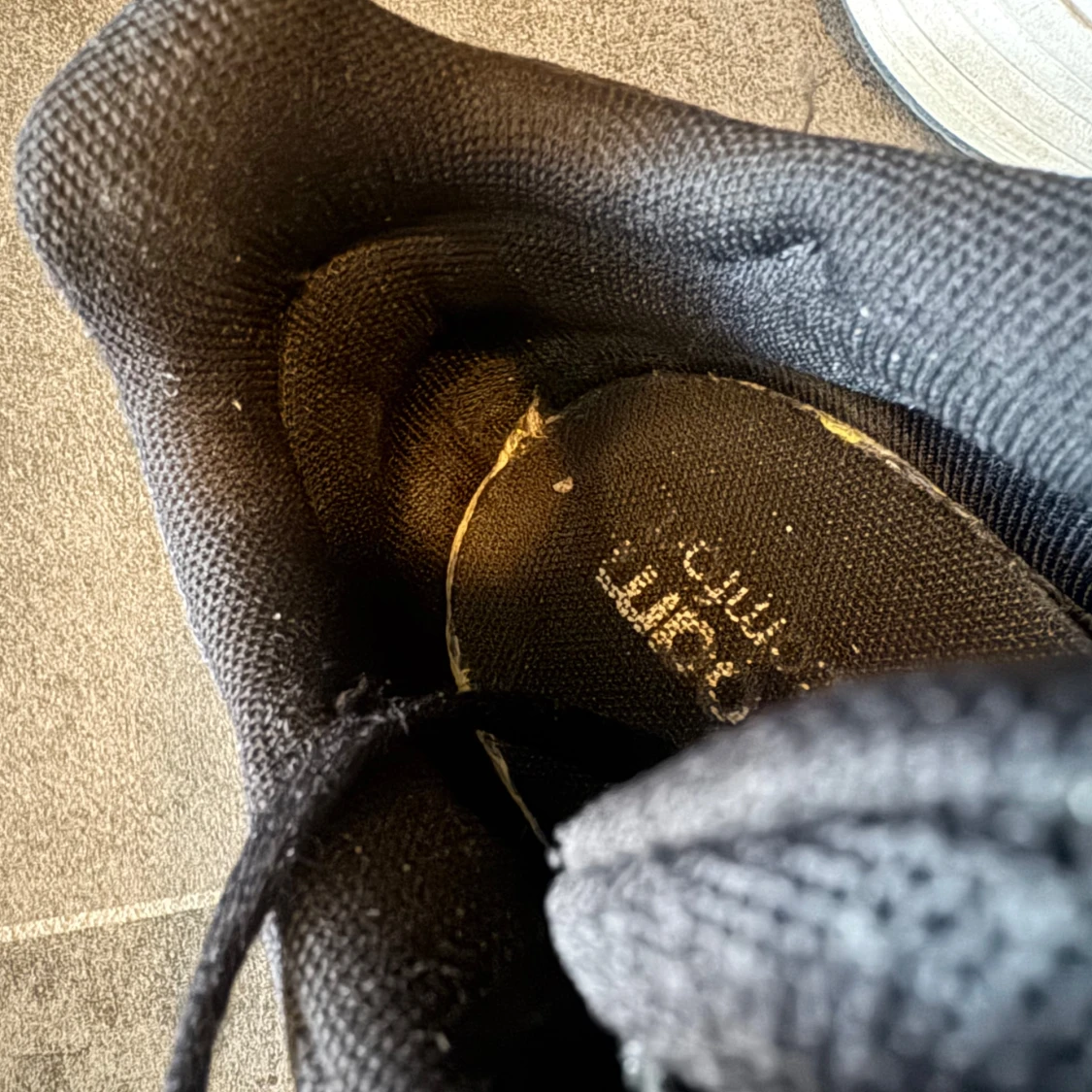 Svarta Adidas sneakers med vita detaljer - 93