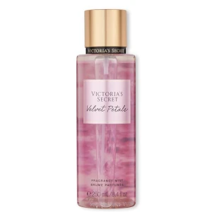 Victoria's Secret Velvet Petals Fragrance Mist - Bodymist från Victoria's Secret, Velvet Petals. Helt oöppnad och köptes i somras utomlands 💖💕