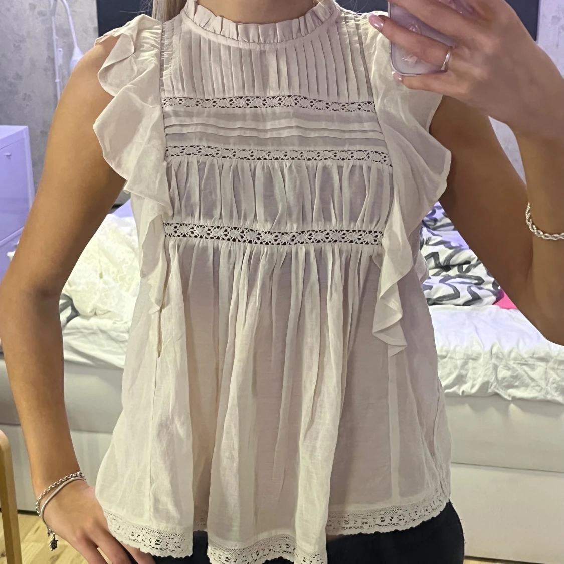 Beige blus från Holly & Whyte - 90