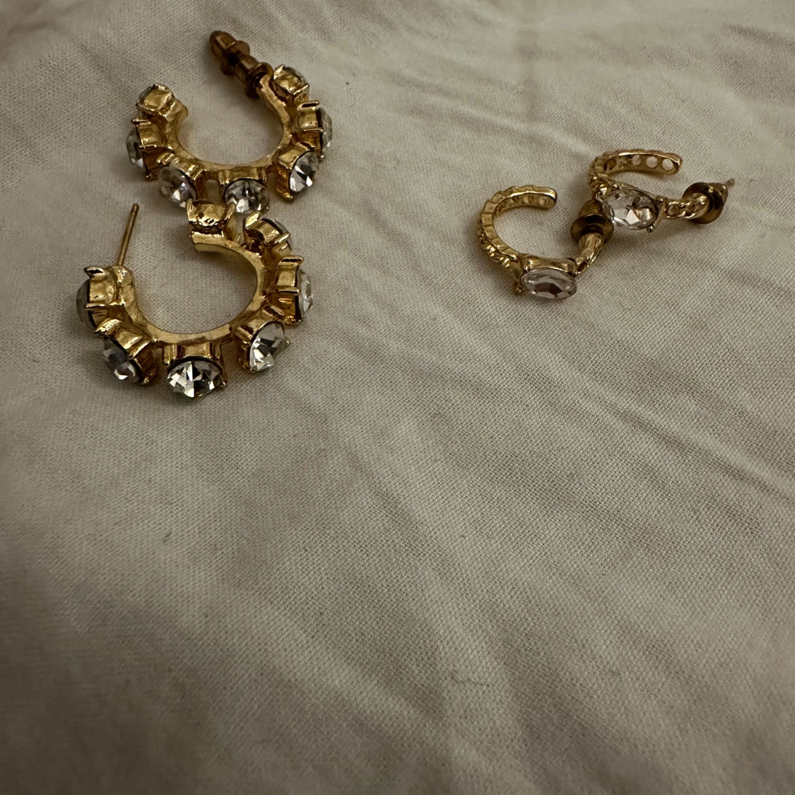 Guldörhängen med kristaller - 90