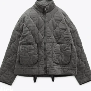 Zara jacka - Efterfrågad jacka från Zara🩷