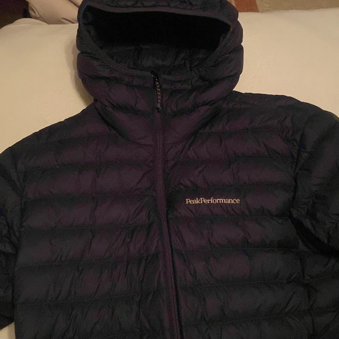 Svart dunjacka från Peak Performance - 91