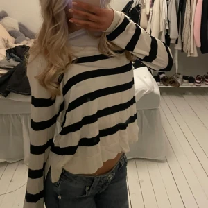 Zara stickad tröja - Stickad tröja ifrån zara som är så skön att ha på sig 🥰🥰