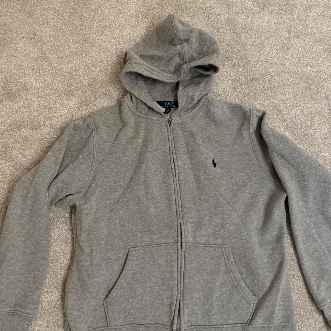 Grå hoodie från Ralph Lauren - 90