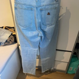 Abrand Jeans nyskick - Abrand Jeans nyskick, använt en gång. Nypris 899kr