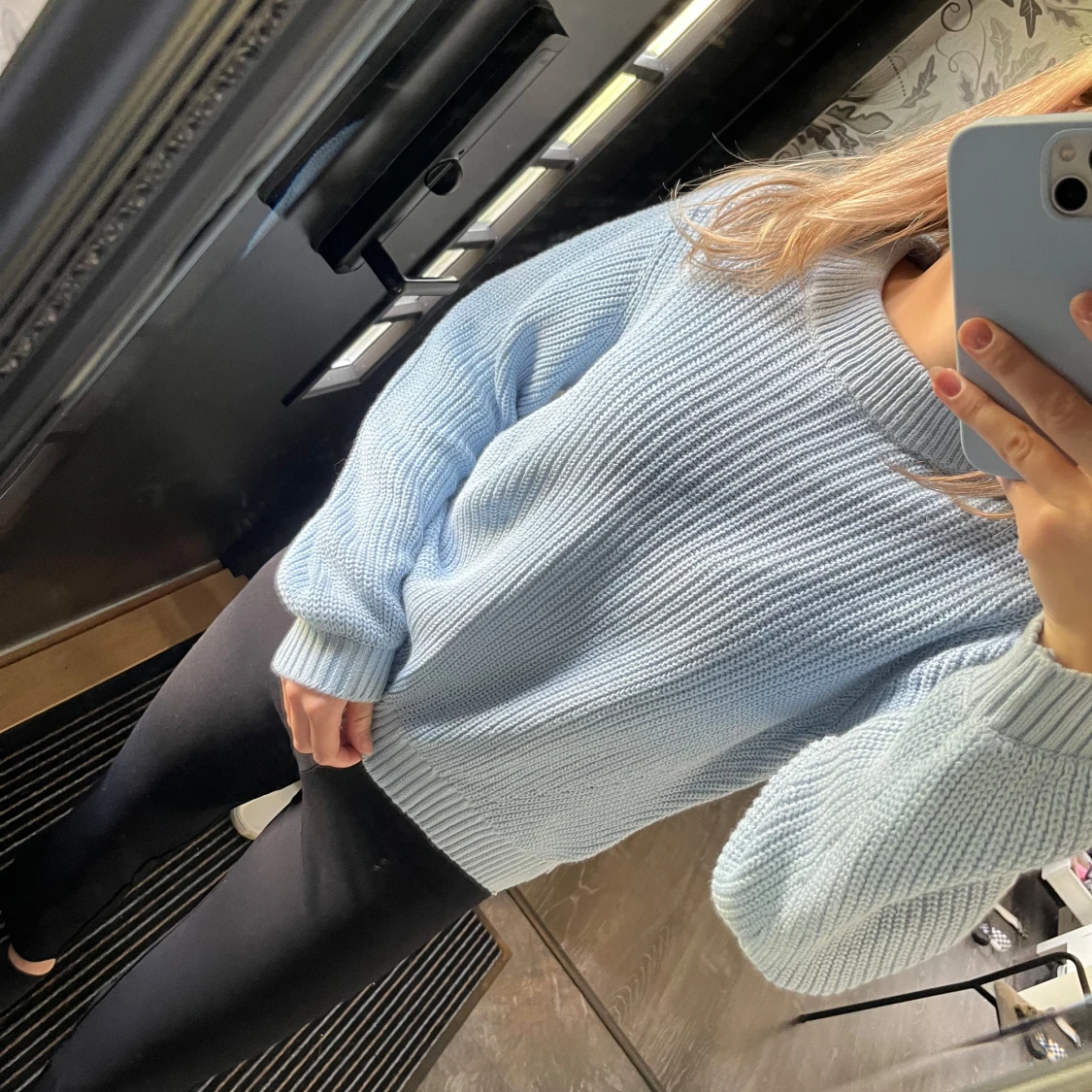 Ljusblå stickad tröja 