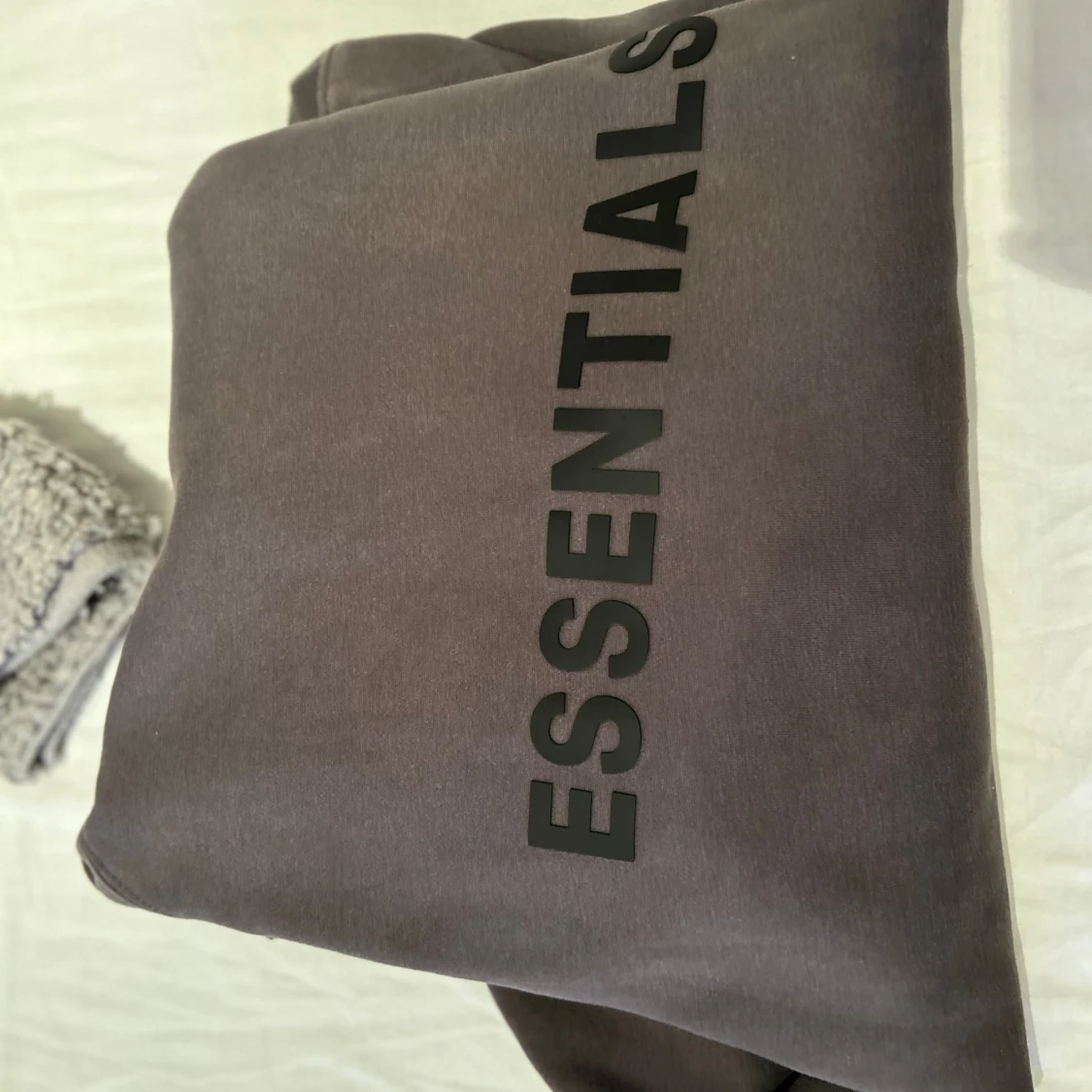 Essentias Hoddie stil S - 91