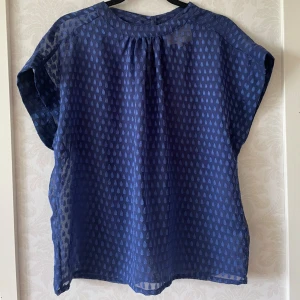 Blå blus - Superfin blus!