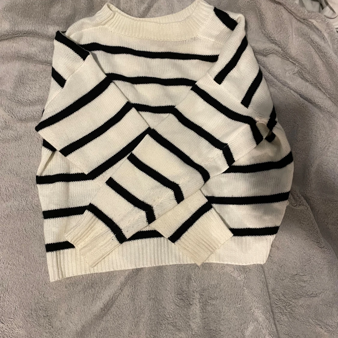 Stickad tröja
