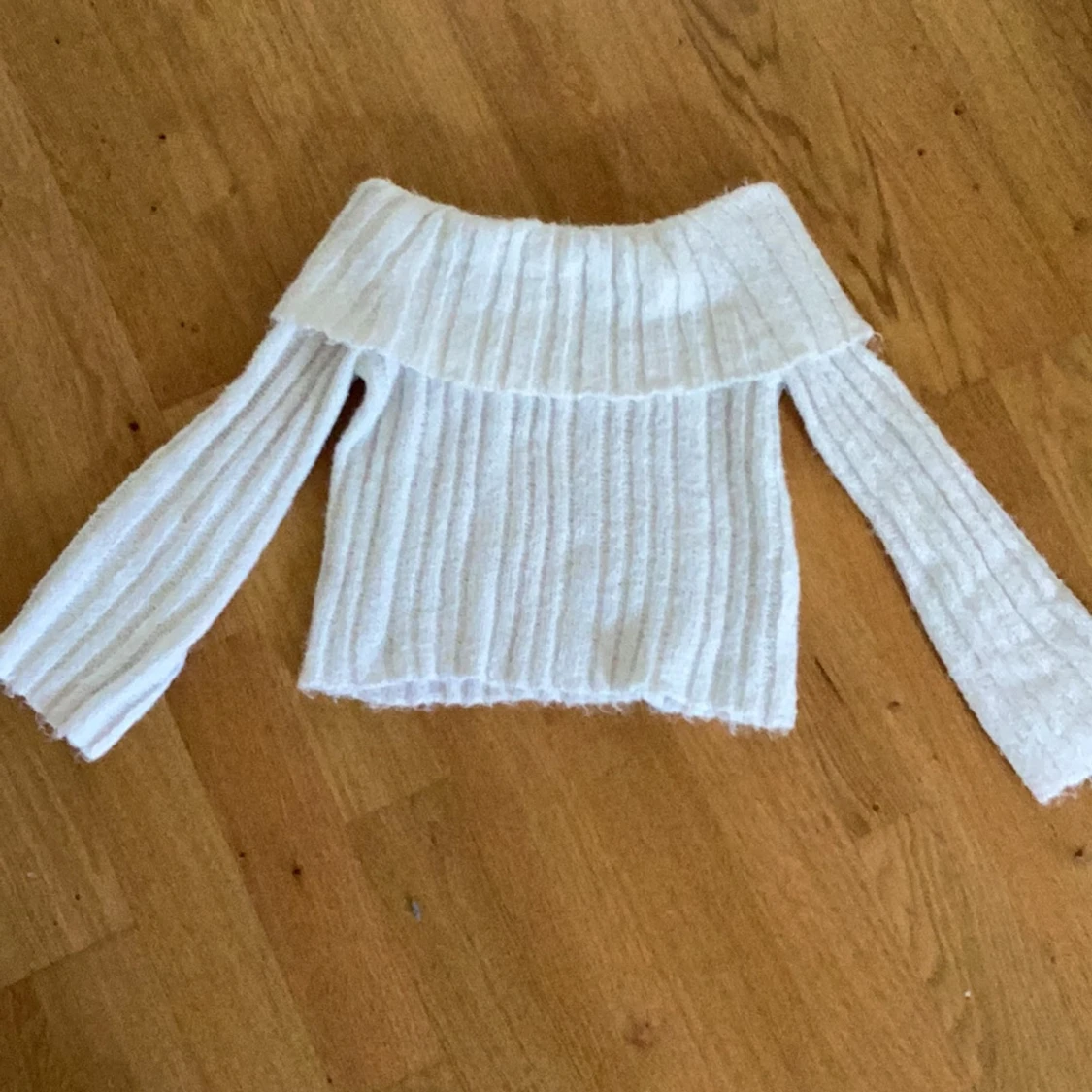 Vit off shoulder tröja🤍 - 90