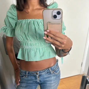 Rutig topp - trendig rutig topp köpt secondhand 