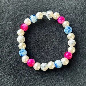 Armband med marmor pärlor - Handgjort armband med blå, rosa och vita pärlor även marmorpärlor , helt ny i runt 17 cm i storlek , kan göra i andra storlekar efter önskemål 🩷🩷