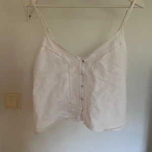 Fint vitt linne - Jättefint oanväntlinne från H&M i st S!🩷
