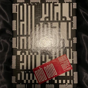 NCT kpop album - NCT 2018 empathy ver. Mint skick