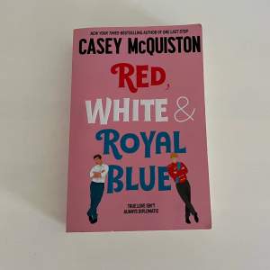 Red, white & royal blue av Casey Mcquiston.