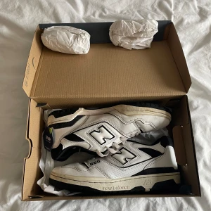 New balance 550 43 - Säljer mina new balance 550 då dom ej kommer till användning. Priset går att diskuteras!