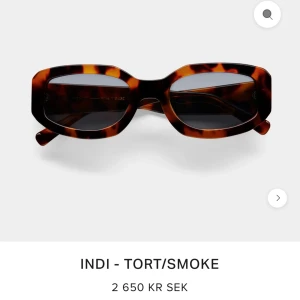 Oanvända/nya Vehla sunglasses  - Vehla Indi tort/smoke ord pris 2650kr, säljes helt nya/oanvända pga passade inte mig & kommer inte användas. Kvitto finns kvar.  Första bilden är lånad