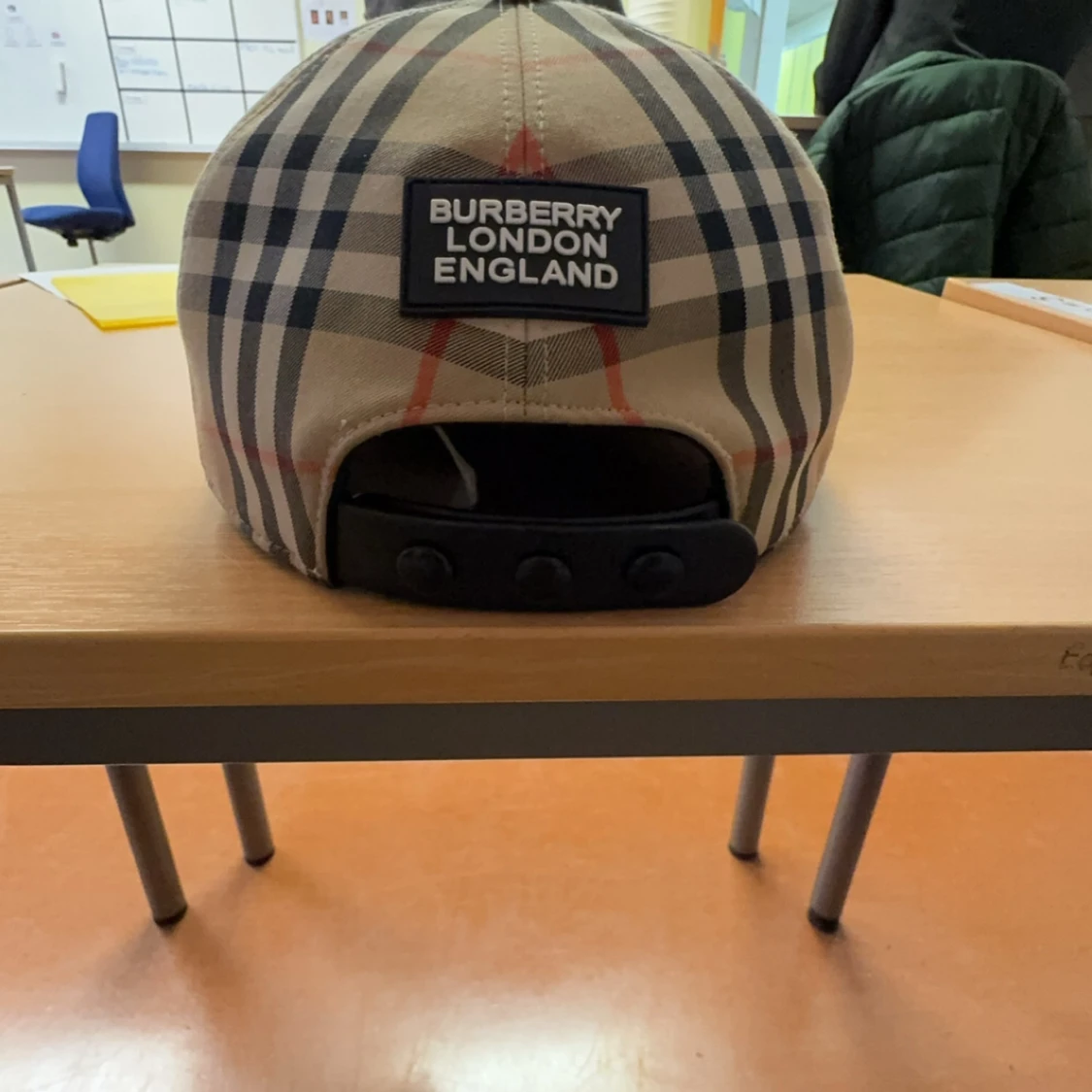 Rutig keps från Burberry - 90