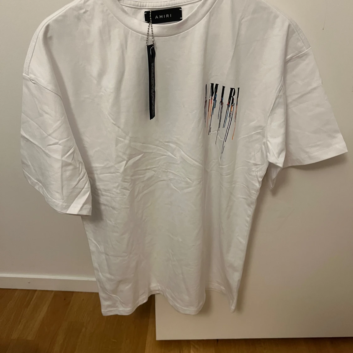Vit t-shirt från Amiri