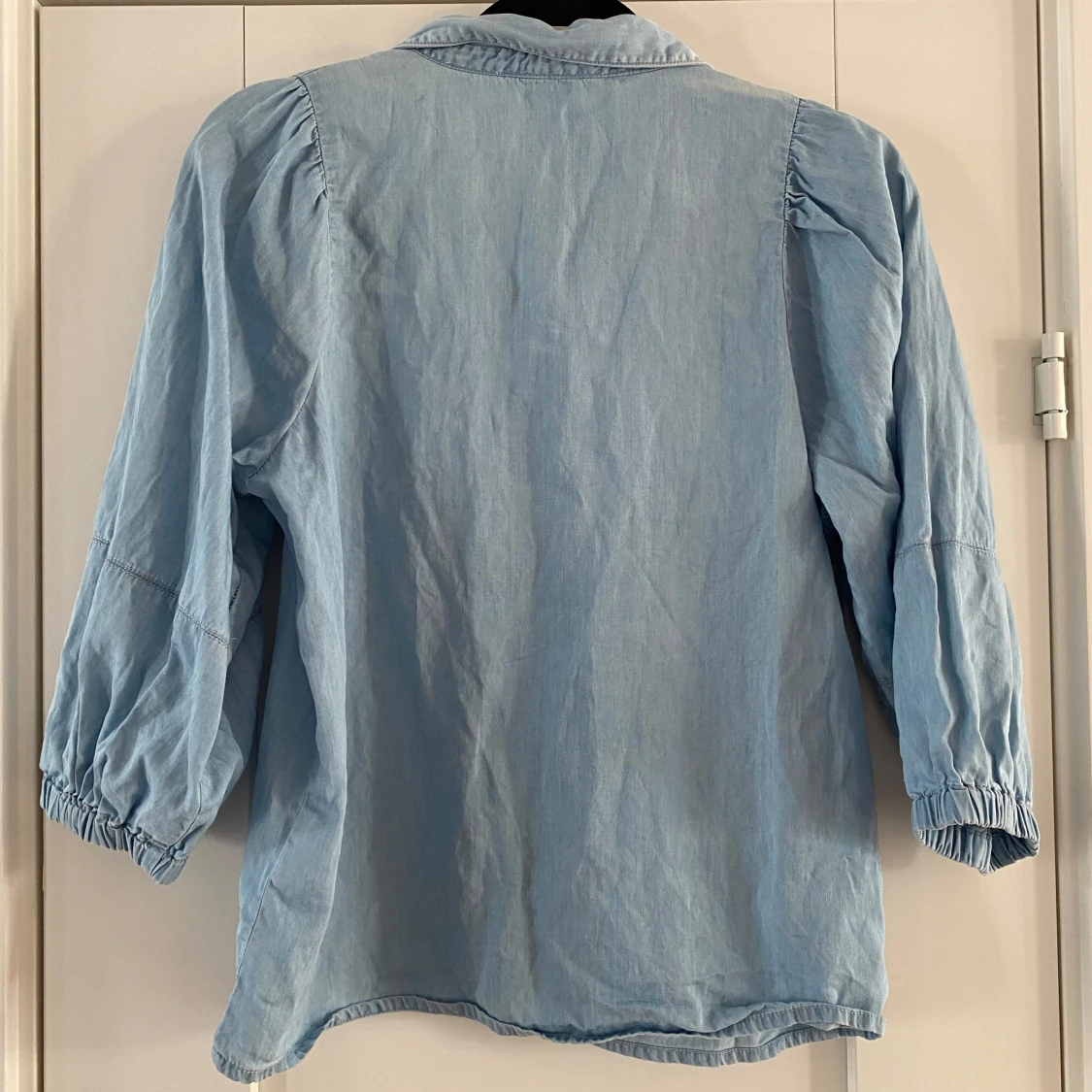 Jeansblus i strl xs från MSCH Copenhagen, modell Jaina 3/4 shirt - 90