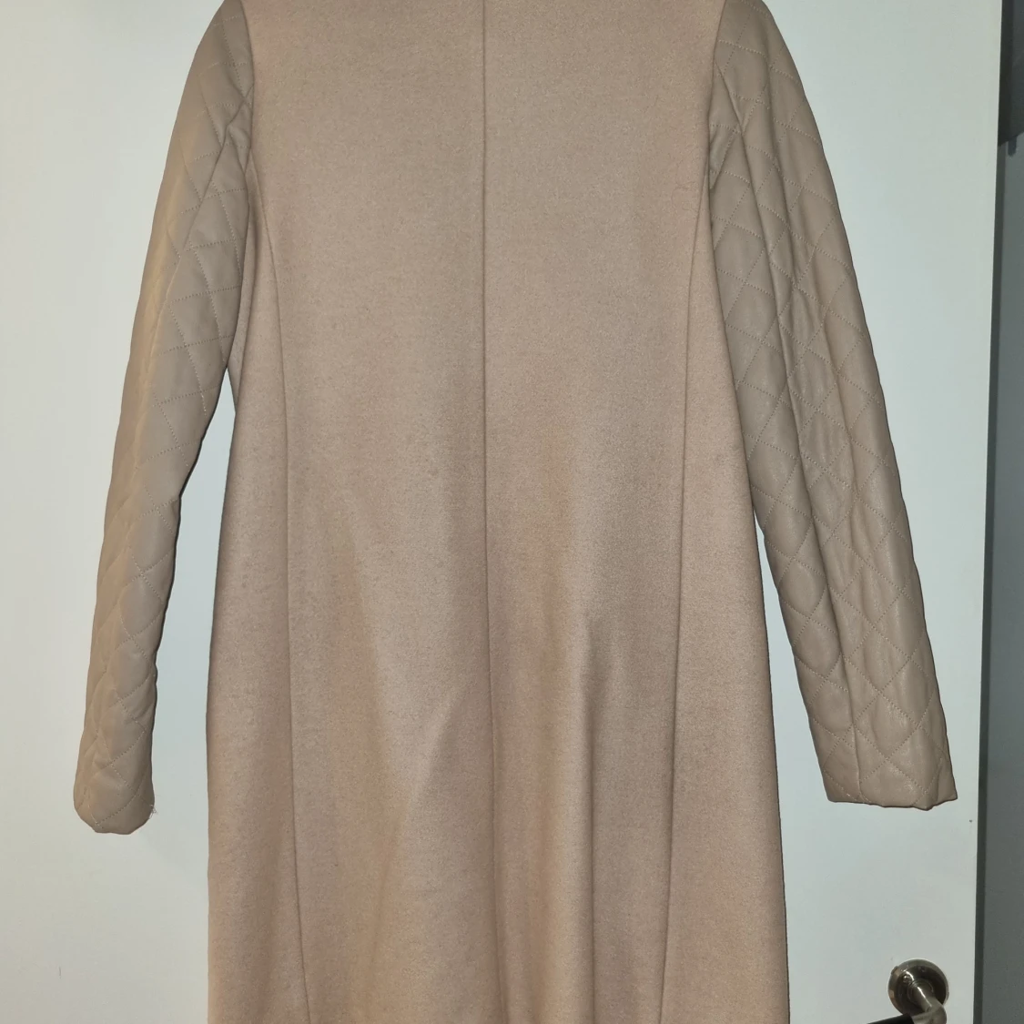 Beige kappa från Annarita N - 90