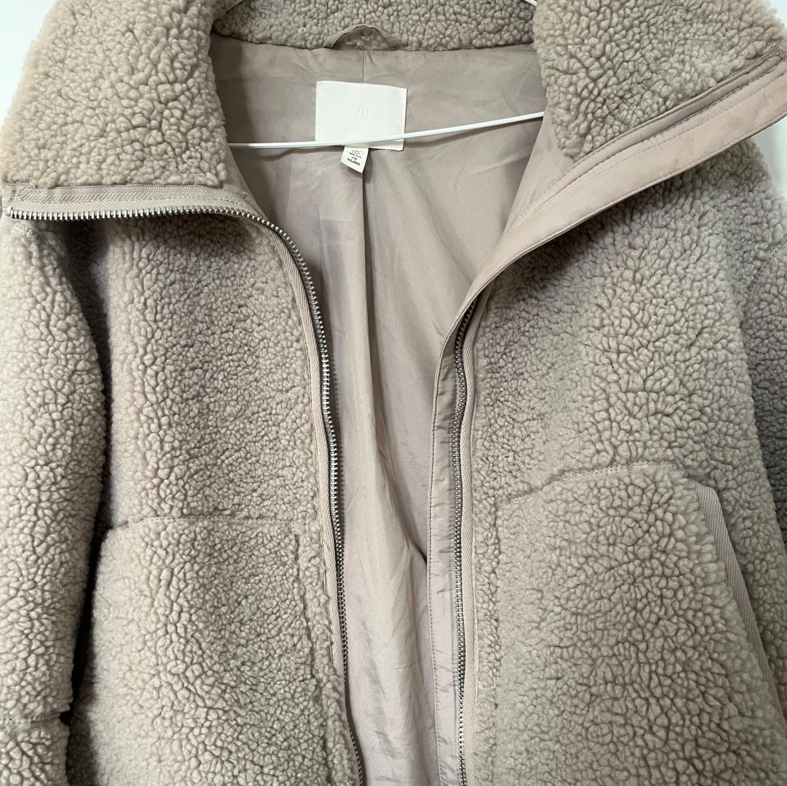 Beige teddyjacka från H&M - 1