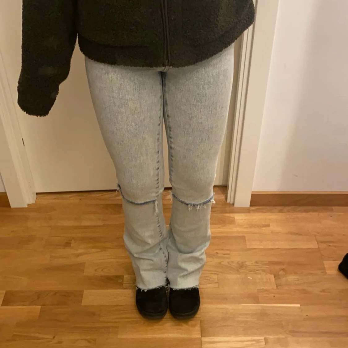 Ljusblå bootcut jeans