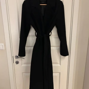 kappa - Svart kappa från BikBok som ej kommer till användning 🤍 superfint skick