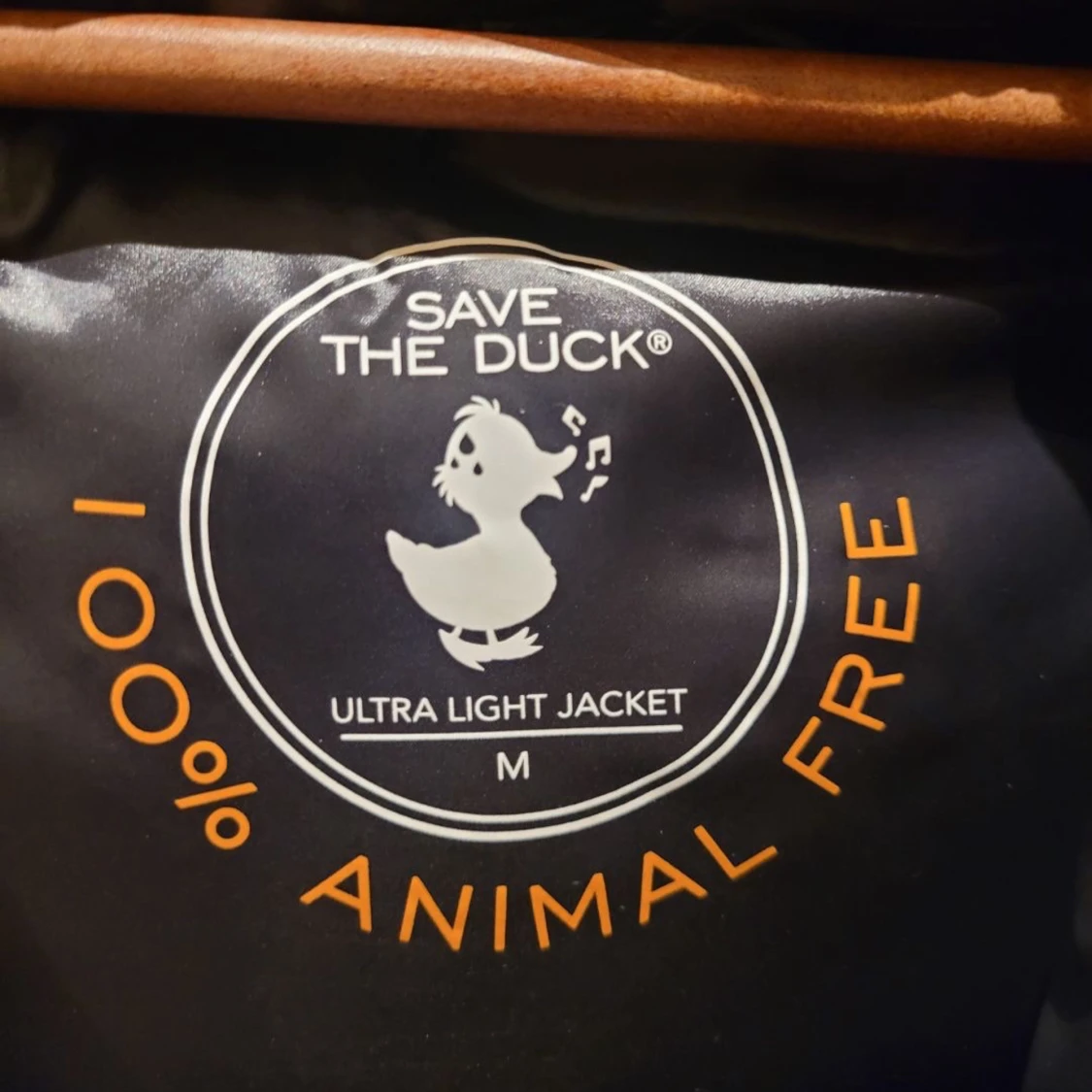 Svart pufferjacka från Save The Duck - 92