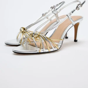 SÖKER ZARA KLACKAR - SÖKER!!!! I storlek 40, hör av er kan betala bra