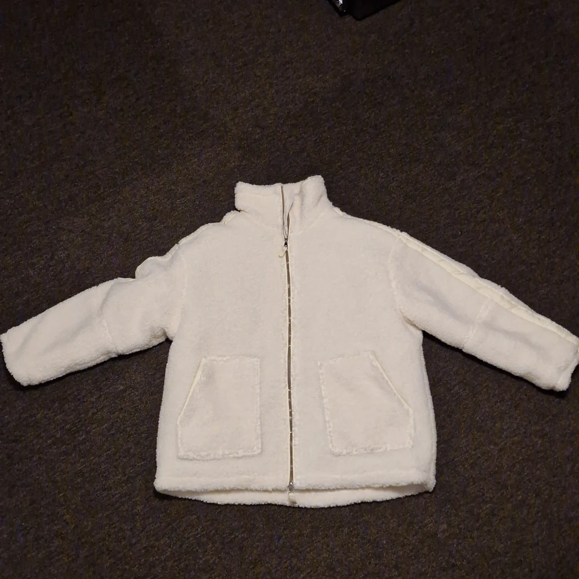Vit teddyjacka