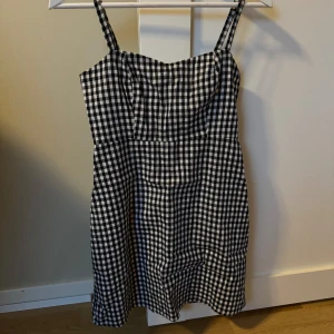 Klänning från Brandy melville  - Klänning från Brandy melville i storlek one size