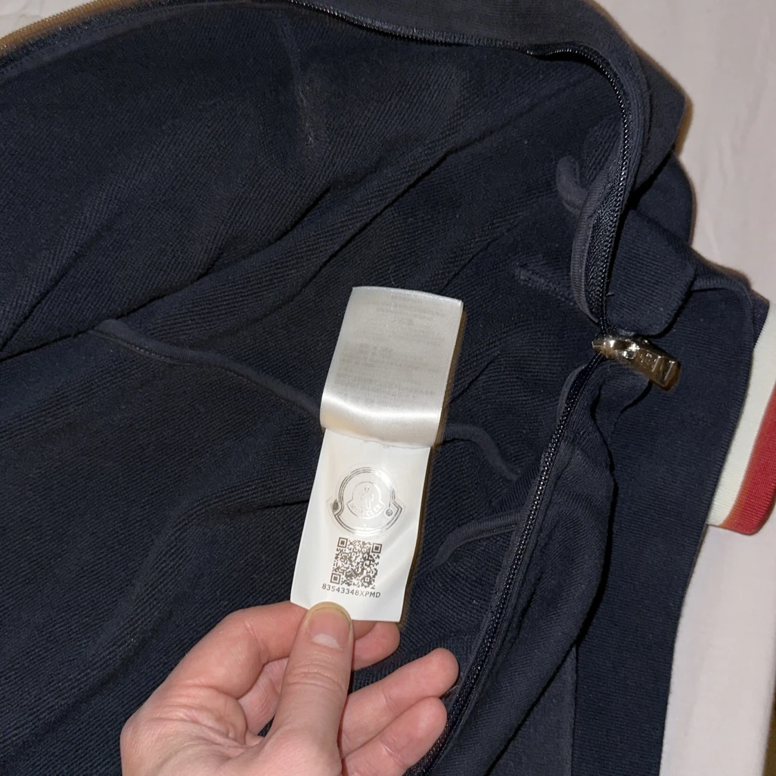 Svart hoodie från Moncler (Obs liten i strlk!!!) - 92