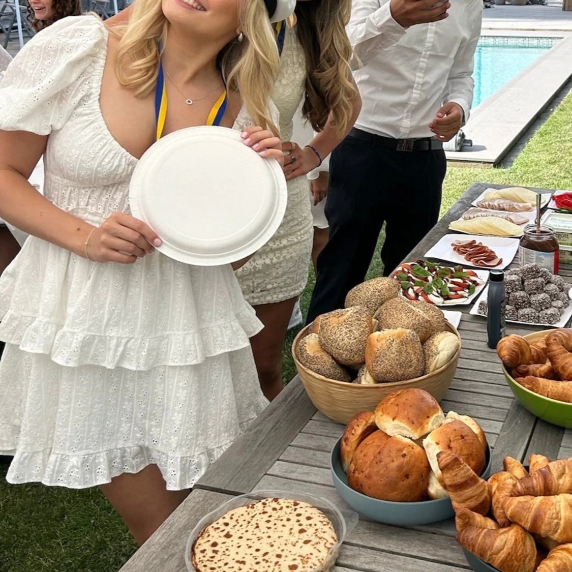 Vit klänning Revolve - 91