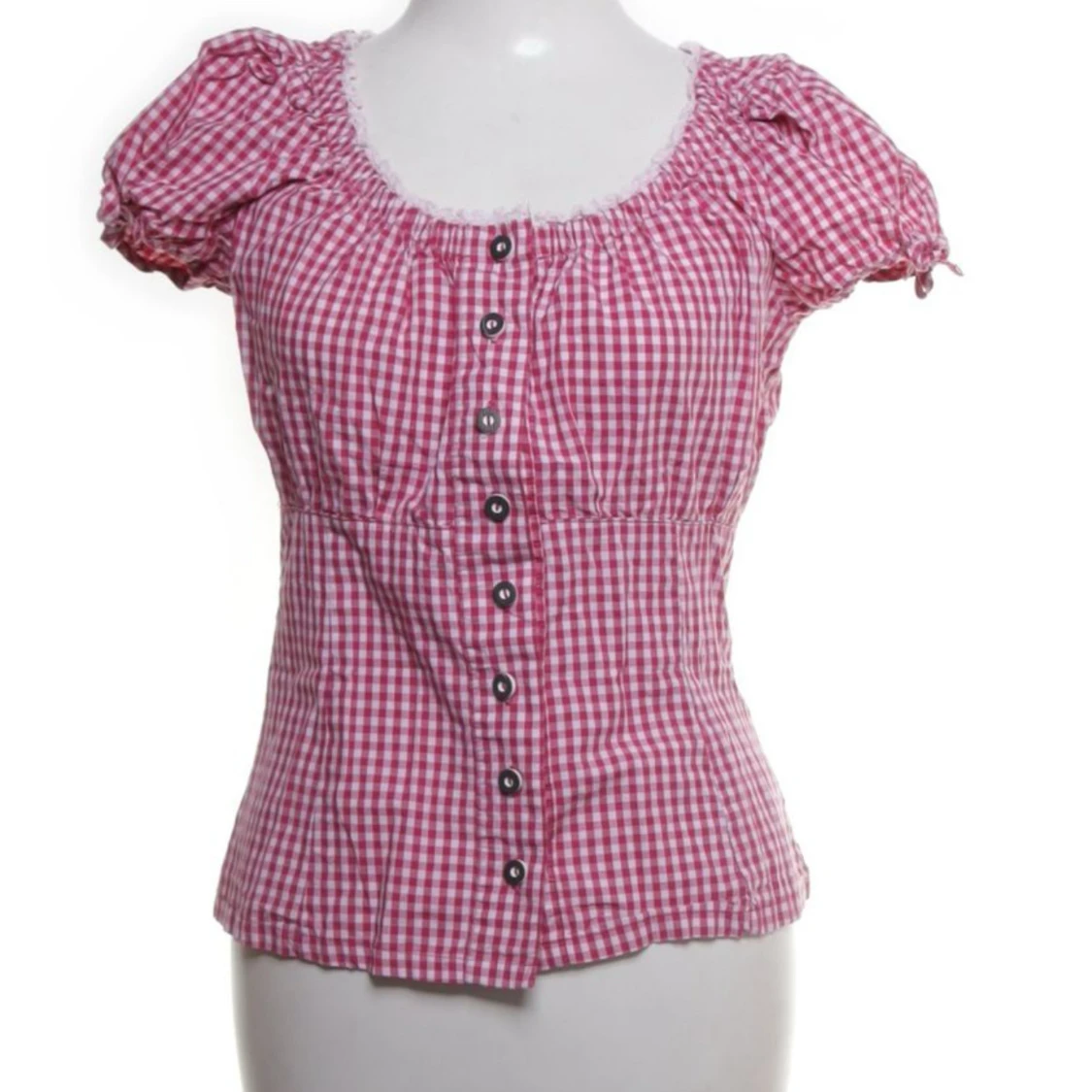 Rutig blus med puffärmar