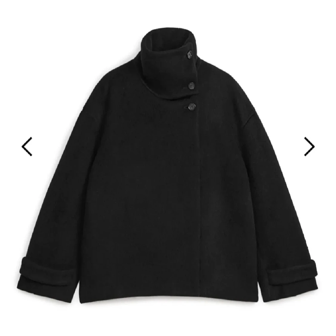 Svart ulljacka från Arket