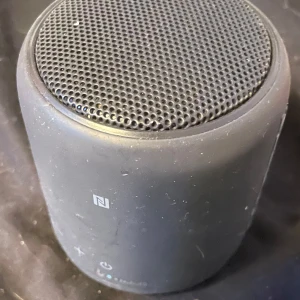 Högtalare Sony  - Bra ljud inga anmärkningar på den utan den är i hyfsat skick 