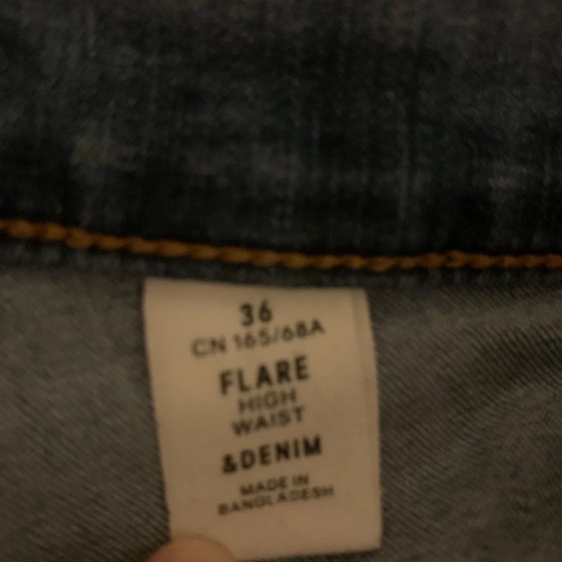Blå flare jeans från &Denim - 1