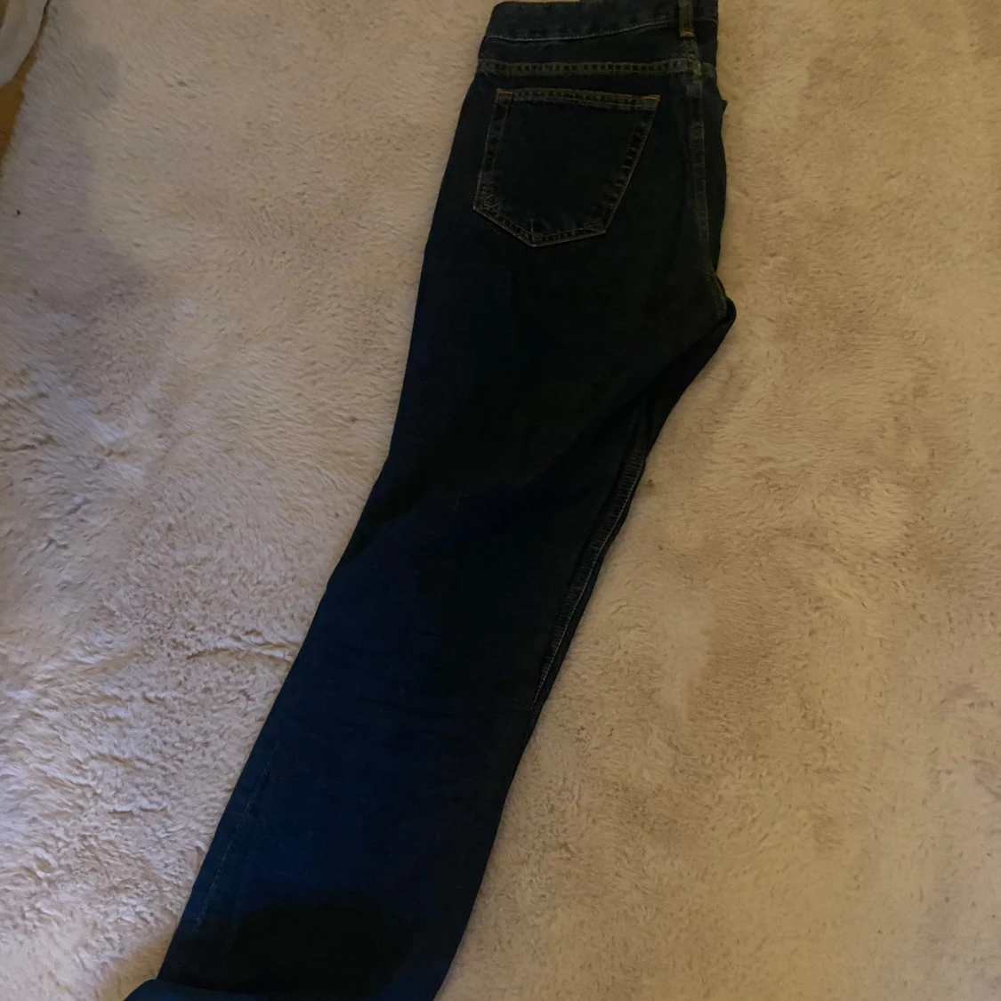 Mörkblå jeans med låg midja - 1