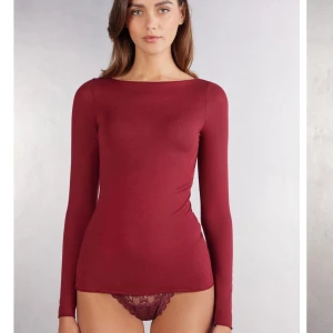 Intmissmi tröja - Helt ny intimissmi tröja i kashmir med prislappen på!! Fick den i julklapp men säljer pga fel storlek. Pris kan diskuteras 💞(original pris 460kr)